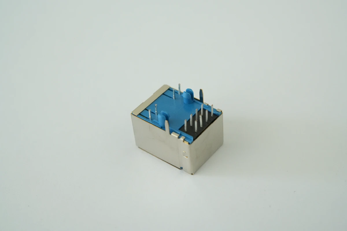 RJ45 带灯网络接口母座 3