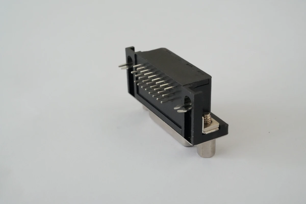 26针(26PIN)D-SUB连接器母头 4