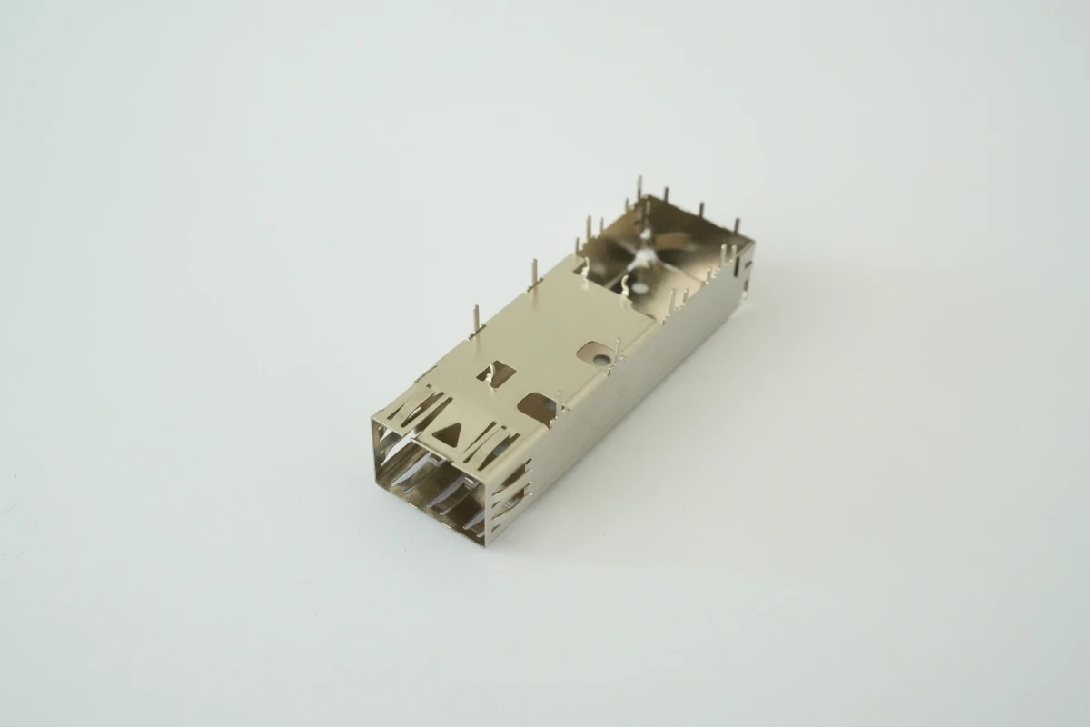 SFP+单口笼子连接器 2