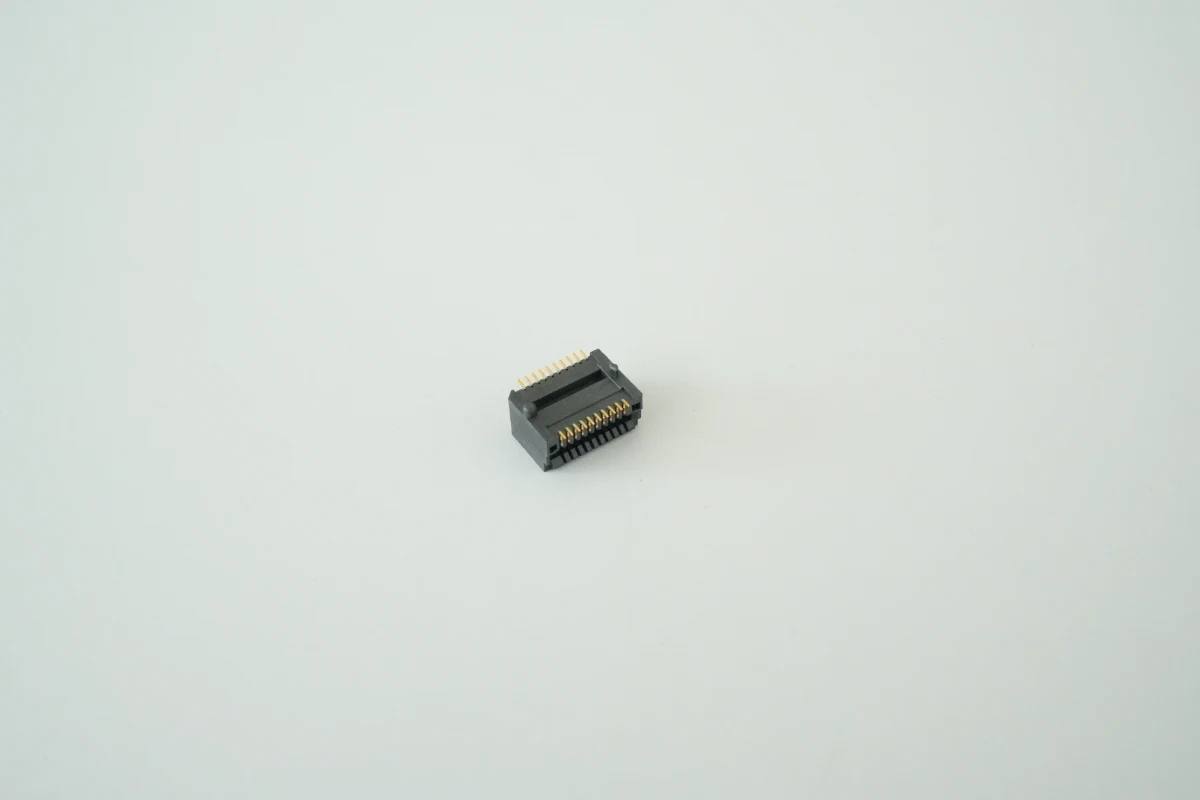 SFP/SFP+ 单口8Pin连接器 2