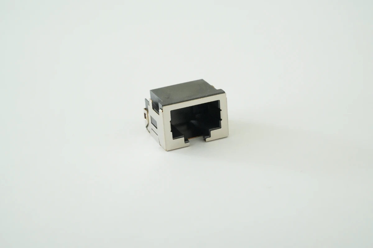 RJ45 8P8C 立式SMT网络接口母座(带屏蔽壳) 2