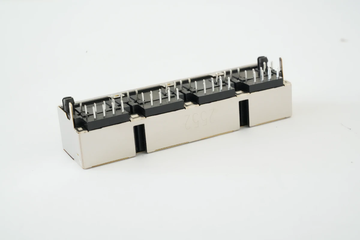 下折式1×4 屏蔽RJ45插口 3
